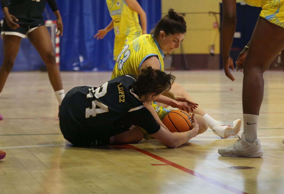 Disponible galería 📸 #J15 #LF2 César <a href="/DistritOlimpico/">C.D. Distrito Olímpico</a> 🆚️ <a href="/cbAndratx1985/">Club Baloncesto Andratx</a> del 24/01/2026 by <a href="/ManuelM23247725/">Manuel Martinez</a> (SWEETBASKET <a href="/Lou_Mesa/">Lourdes Mesa</a> &amp; Manu) 
Visita  nuestro Flickr para ver todas las 📸👇

flickr.com/photos/1451501…