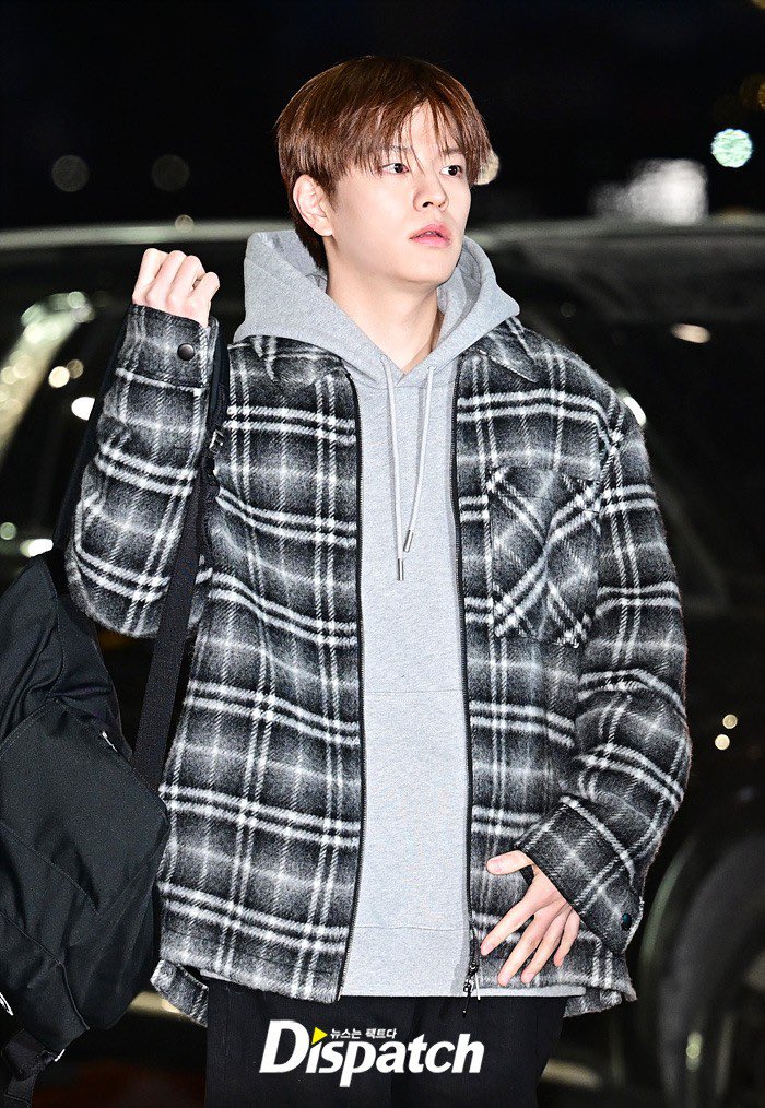sminiverse_'s tweet photo. 260129 #승민 출국 기사사진 https://t.co/3gVV1pVrzb