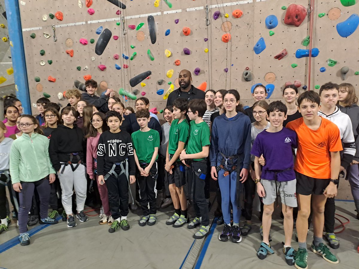UNSS_26's tweet image. Super moment d'échanges autour de la santé mentale avec @teddyriner pour nos jeunes juges en escalade @unss @dsden26