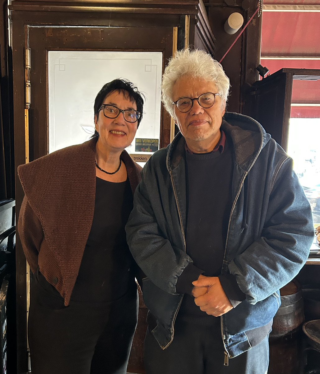 RinaSpigt's tweet photo. @TheodorHolman en ik maken op woensdag 1 april (geen grap) van 17.00-18.00 uur weer een programma vanuit OBA Roelof Hartplein. Aanleiding de nieuwe vertaling van Achtung,Europa! van Thomas Mann. Vertalers Barber van de Pol en Piet Meeuse zijn te gast https://t.co/0UdF4Asyo0
