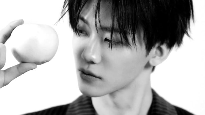 esquire korea’s editor to #jaemin :
“honestly, na jaemin’s face of an actor”