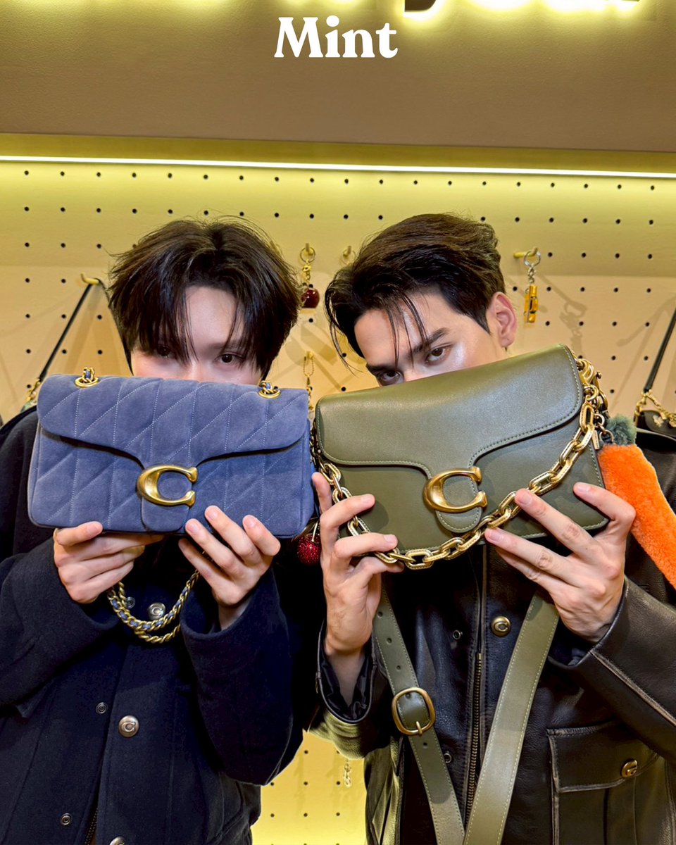 mintmag_th's tweet photo. เจ่งปุ๋งเอง! #MintReports ส่งภาพ #เก่งน้ำปิง เช็คอินที่งานเปิดตัว The Coach Tabby Shop แห่งแรกในไทย ณ ศูนย์การค้าเอ็มควอเทียร์ ชั้น G ที่วันนี้ทั้งคู่มาในลุคหล่อเท่พร้อมกระเป๋าสวยจาก Coach💚

KNP TFO AT COACH SHOP
#CoachNYxKengNamping
#CoachNY
#MintMagTH https://t.co/x2JrwDR9xH
