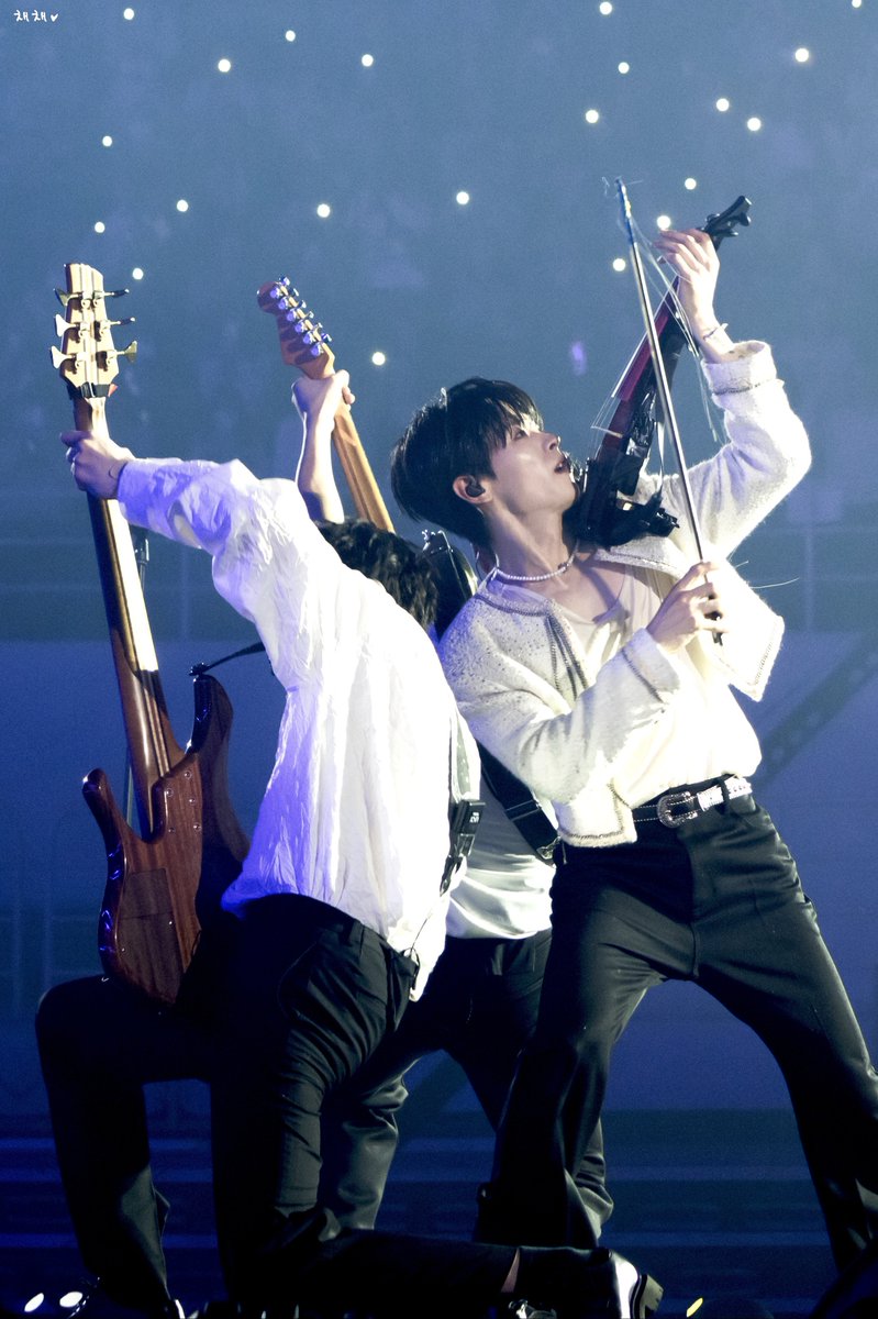 251109 루시드라인 서울 막콘 #루시 

It's time to shot away 🎆