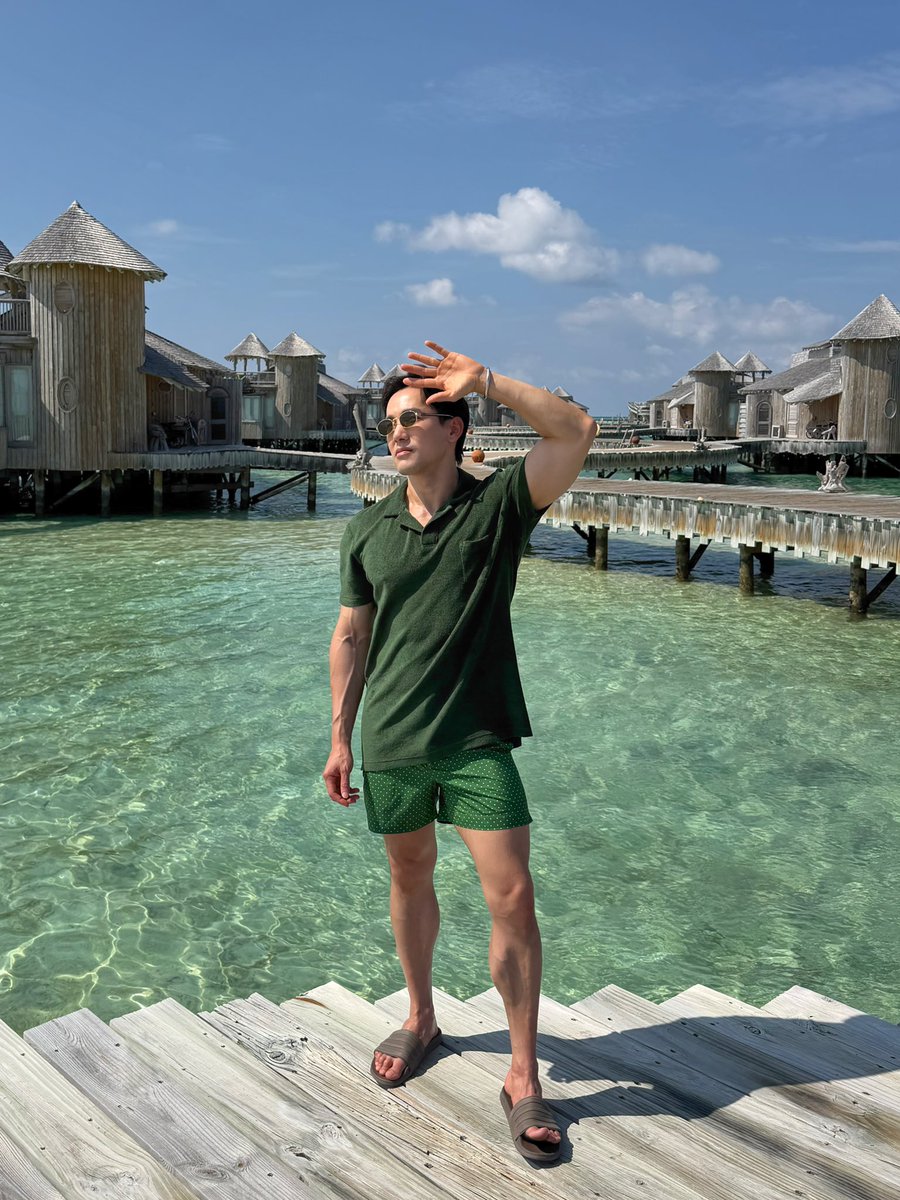 JoeTrivisvavet's tweet photo. 🤗🍀💚💚💚
@orlebarbrownthailand #OrlebarBrown #FEELSUMMER #OBsAroundTheWorld #HOLIDAYBETTER https://t.co/J5ZT89SkT4