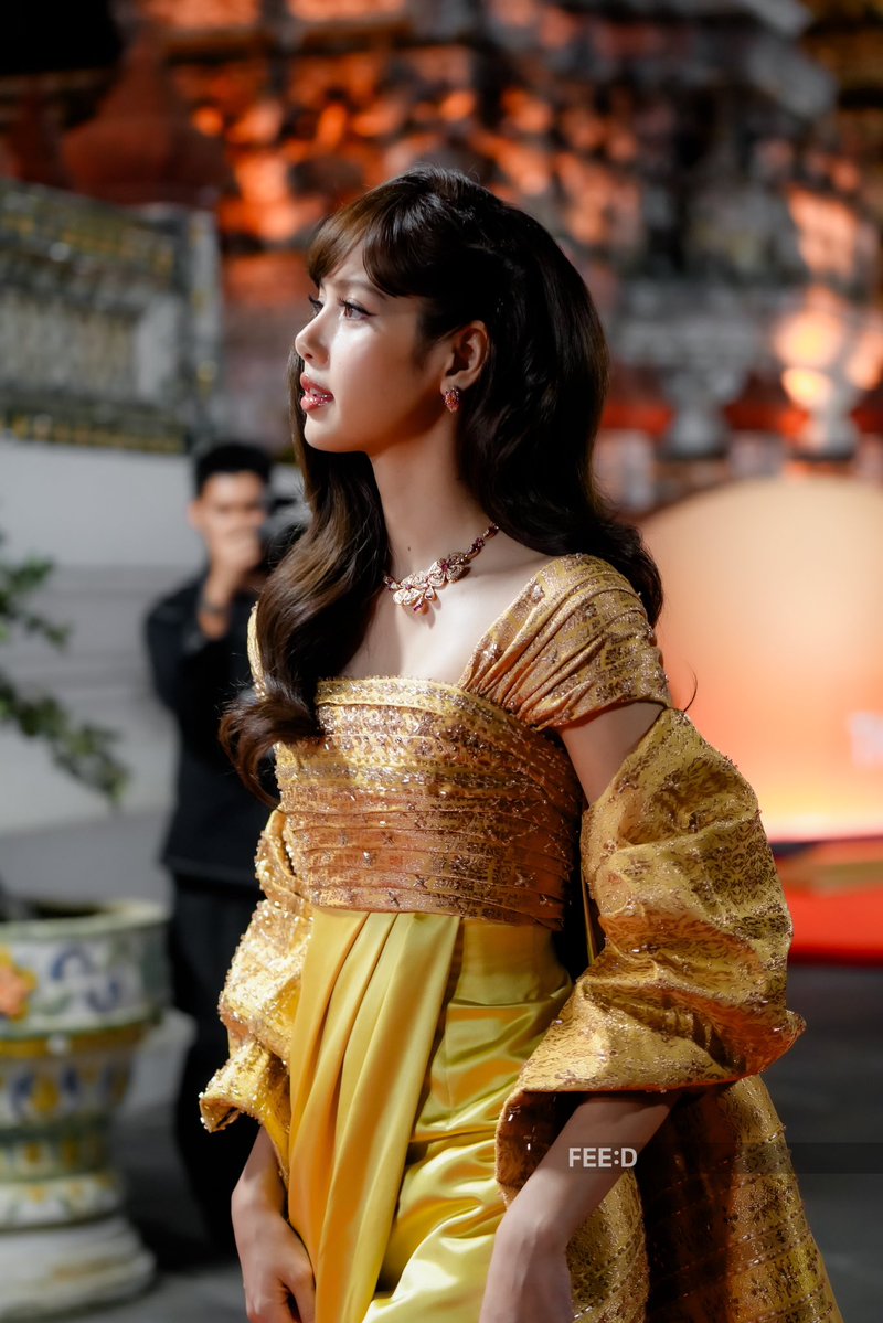 หน้า ผม ชุด มุมข้างสวยอย่างกับเจ้าหญิง