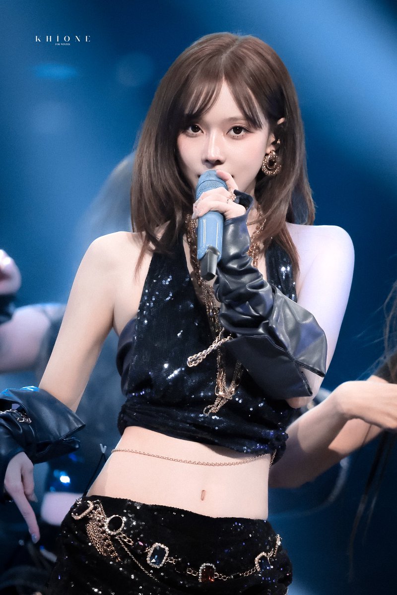 Khione_0101's tweet photo. 251225 · SBS

#æspa #aespa #에스파 
#WINTER #윈터 #ウィンター https://t.co/GPXwjF6gIS