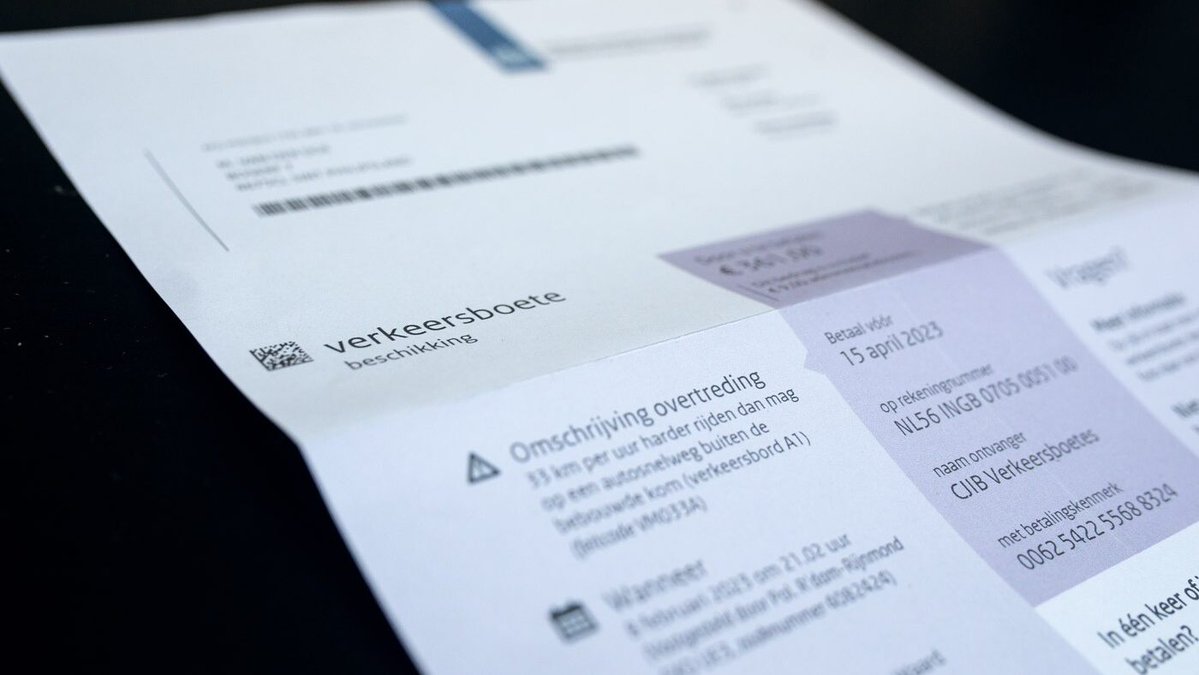 autoblog's tweet image. Nieuw artikel: Onderzoekers: Nederlandse overheid maakt misbruik van veel te hoge verkeersboetes autoblog.nl/nieuws/onderzo…