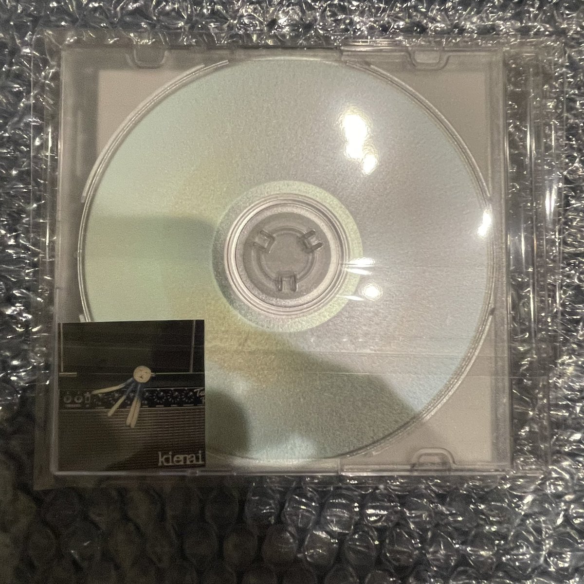 kienai_band's tweet photo. <information>
HOLIDAY! RECORDSにて1st e.p. "sparkleⅡ" 取扱開始していただいています.
購入者特典としてステッカー有.
よろしくお願いします. https://t.co/RJu1Wmt1jY