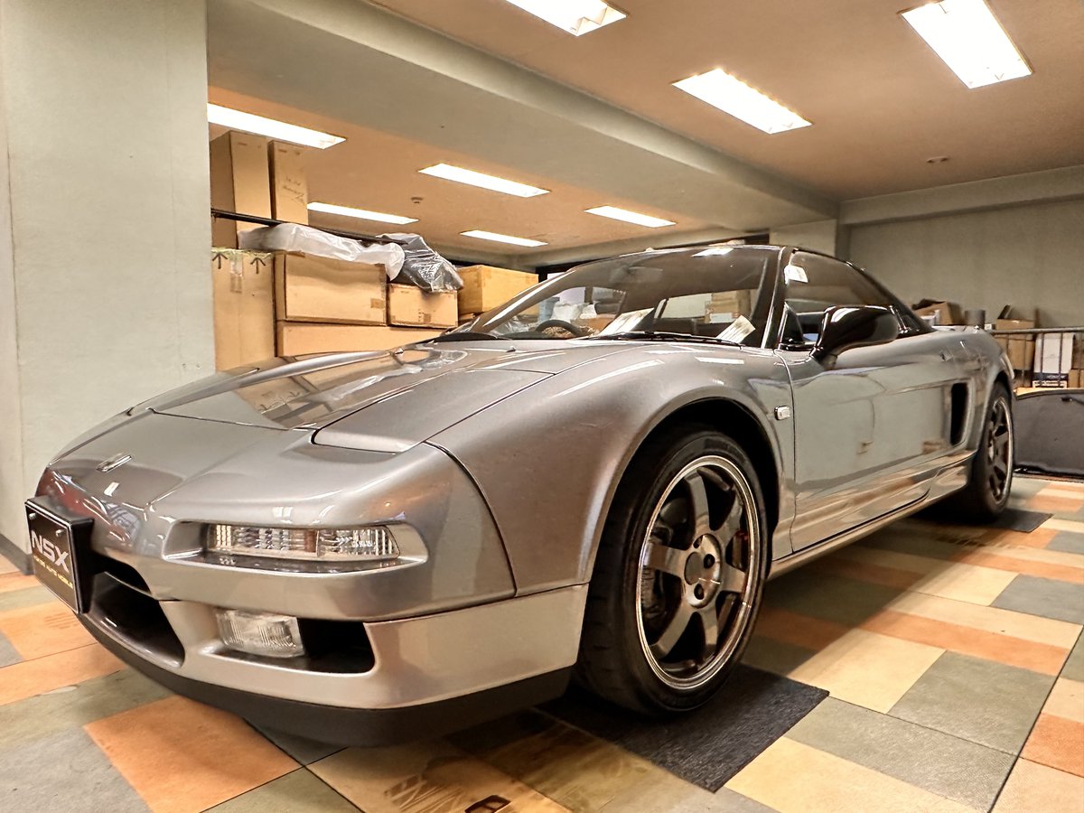 YokooAuto_alpha's tweet photo. 𝒄𝒐𝒎𝒊𝒏𝒈 𝒔𝒐𝒐𝒏

H4年式　11.9万km カイザーシルバーM   F5  入庫です❗️

タイベル、後期ABS、レトロフィット、モデューロサスペンションなど、メンテナンス、改造点多数ですが、綺麗にキマッている1台！

内装もスウェードに張り替えてあり、ナビも入っておりますが、カバーによりR風にも❗️ https://t.co/TeW6fkn4HQ