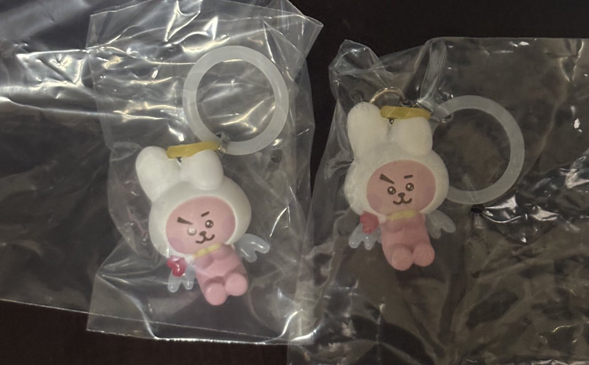 __lu_v2's tweet photo. BTS BT21 めじるしアクセサリー 交換 ガチャ

〈譲〉 cooky 

〈求〉 tata 

郵送希望です📮
写真付きでお気軽にお声掛けください^›⩊‹^🎶 https://t.co/5q8zXhIaX6