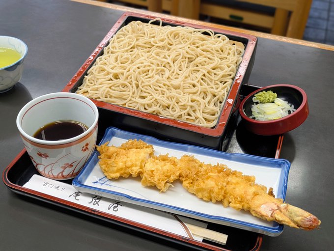 超今さらですが #今日の浅草ランチ のタグを付けてほぼ毎日その日食べた浅草でのランチをアップしてますよ。
浅草でのランチに迷ったら参考にしてみて下さいね。 