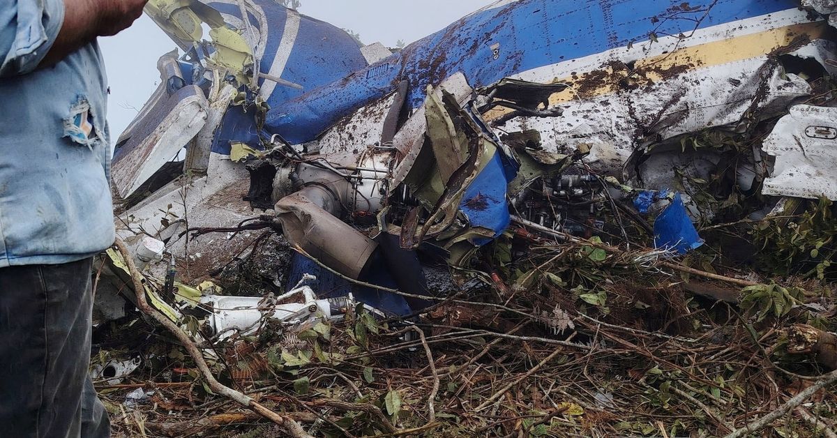 LikeTalkingTrue's tweet photo. Plane crash in Colombia kills 15, including a politician https://t.co/6uv1hZ1bWZ