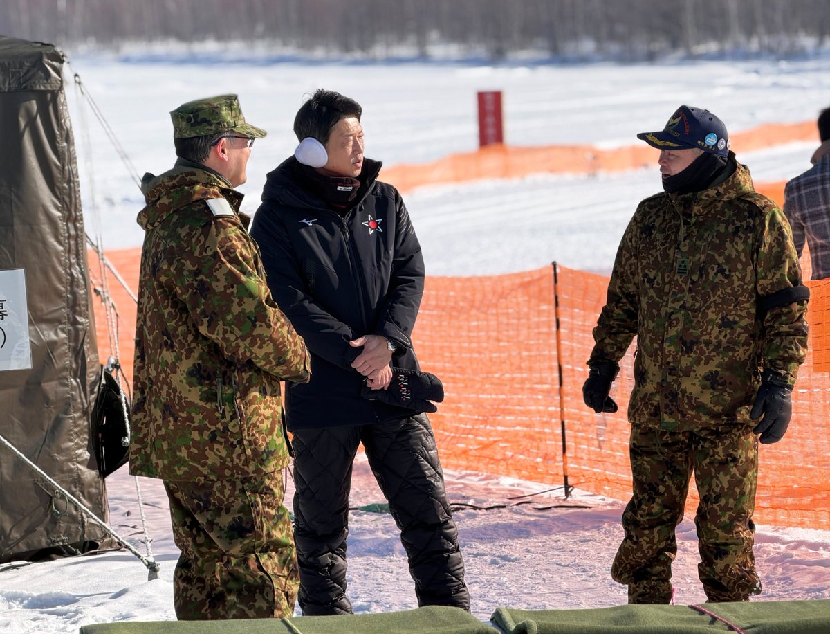 【第2師団冬季戦技競技会研修】

1/29(木)、自衛隊が開催する競技会研修で今津市長がクロスカントリースキーの競技会を見学しました。