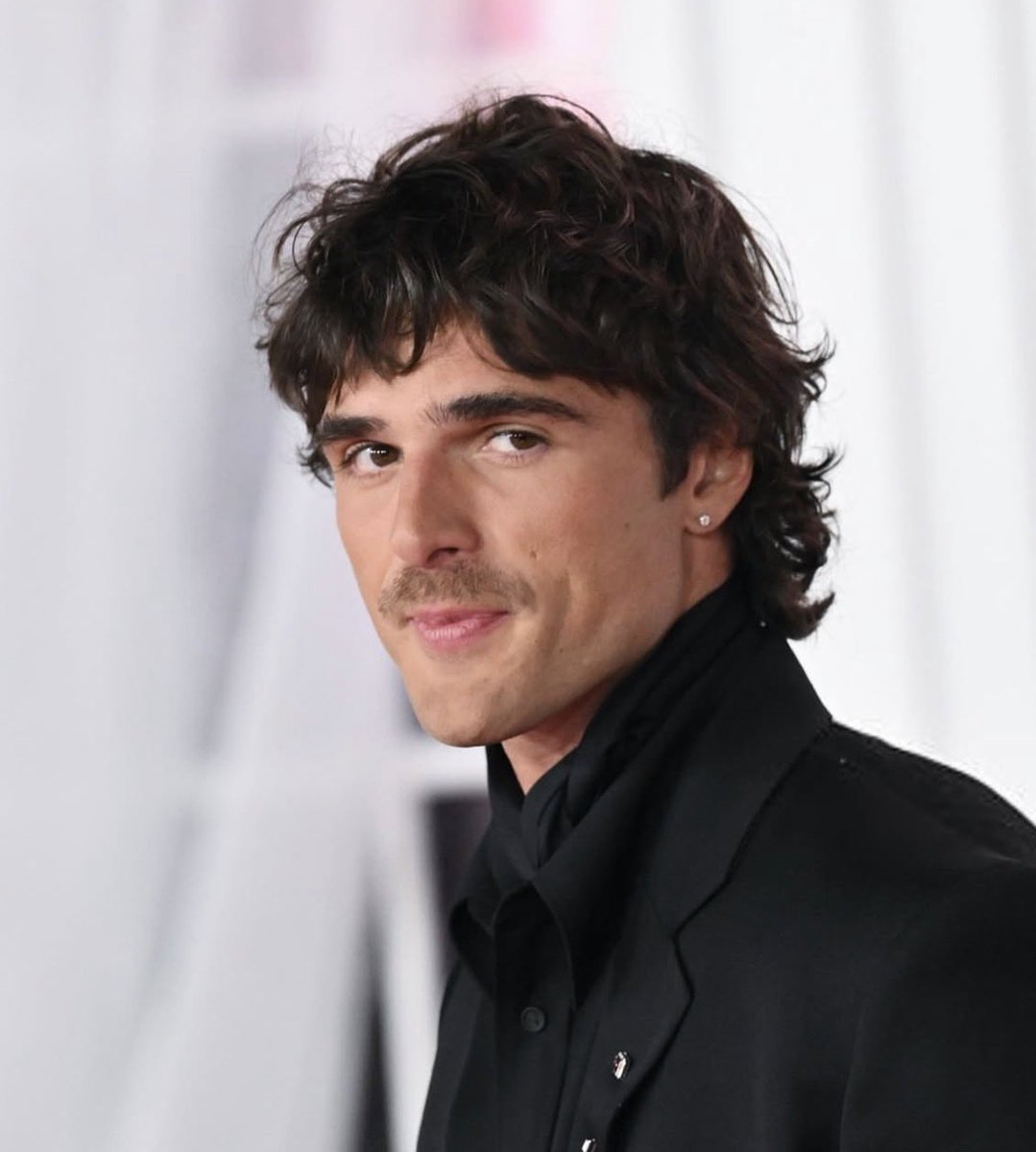 jacob elordi at the world premiere of ‘wuthering heights’