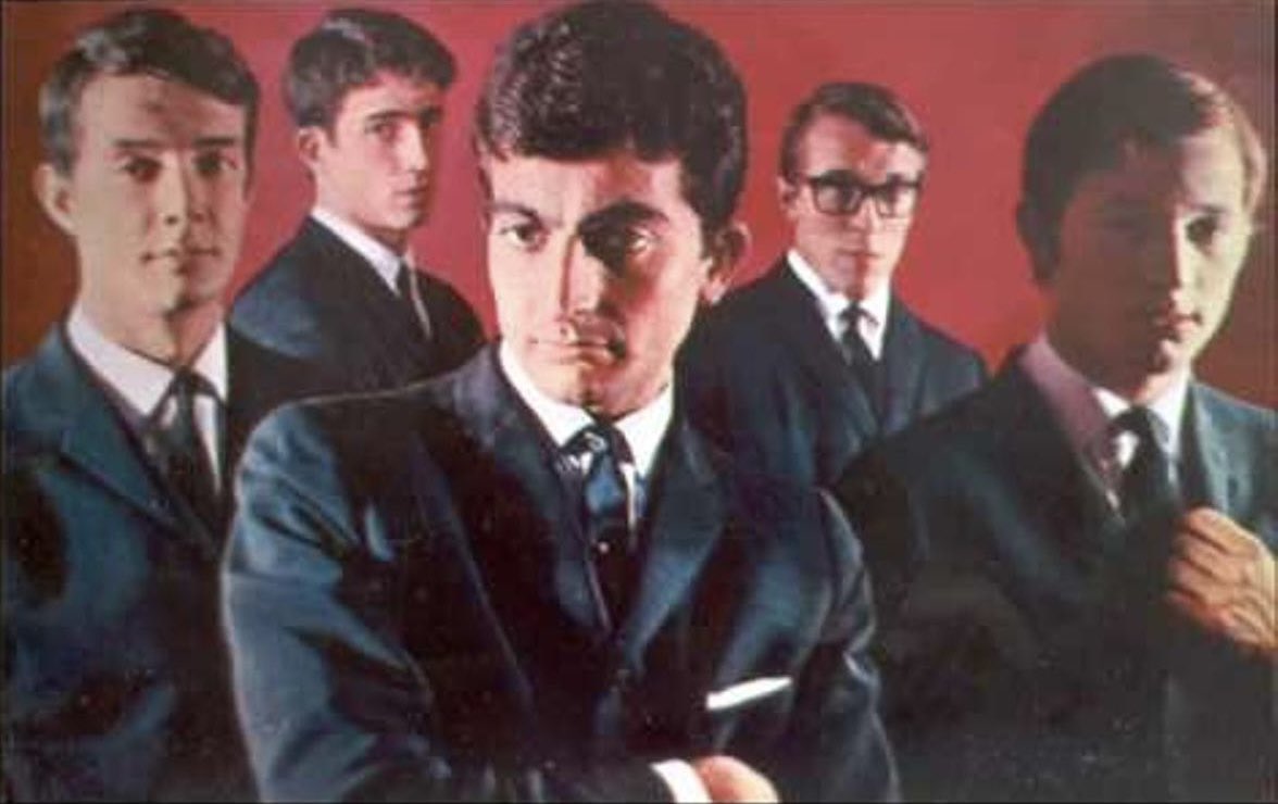 El freakbeat se inventó en Barcelona. Abro 🌂

LOS SIREX - YO GRITO
youtu.be/frByylfQWGA?si…