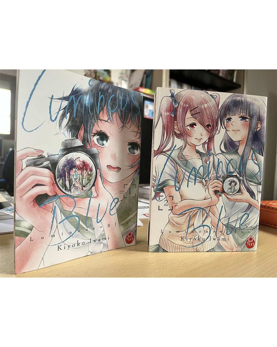 TaifuYuri's tweet photo. Envie d'une série courte ? 👀

Foncez découvrir ou redécouvrir "Luminous Blue". 💙
Kiyoko Iwami illustre avec délicatesse une romance réaliste autour de la photographie. 📸
Plongez au cœur de l'adolescence et de ses émotions exacerbées, où la poésie se mêle au quotidien. https://t.co/ZQgLn2GDGb