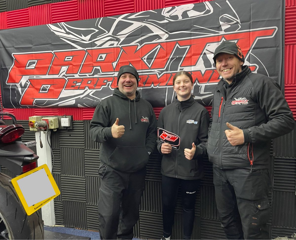 ChloeGleeson25's tweet image. Great to see my sponsors @ParkittRacing the other day! So grateful for your amazing support. 

Can’t wait for winter testing next week, it’s going to be epic! 

#grateful #sponsor #wintertesting