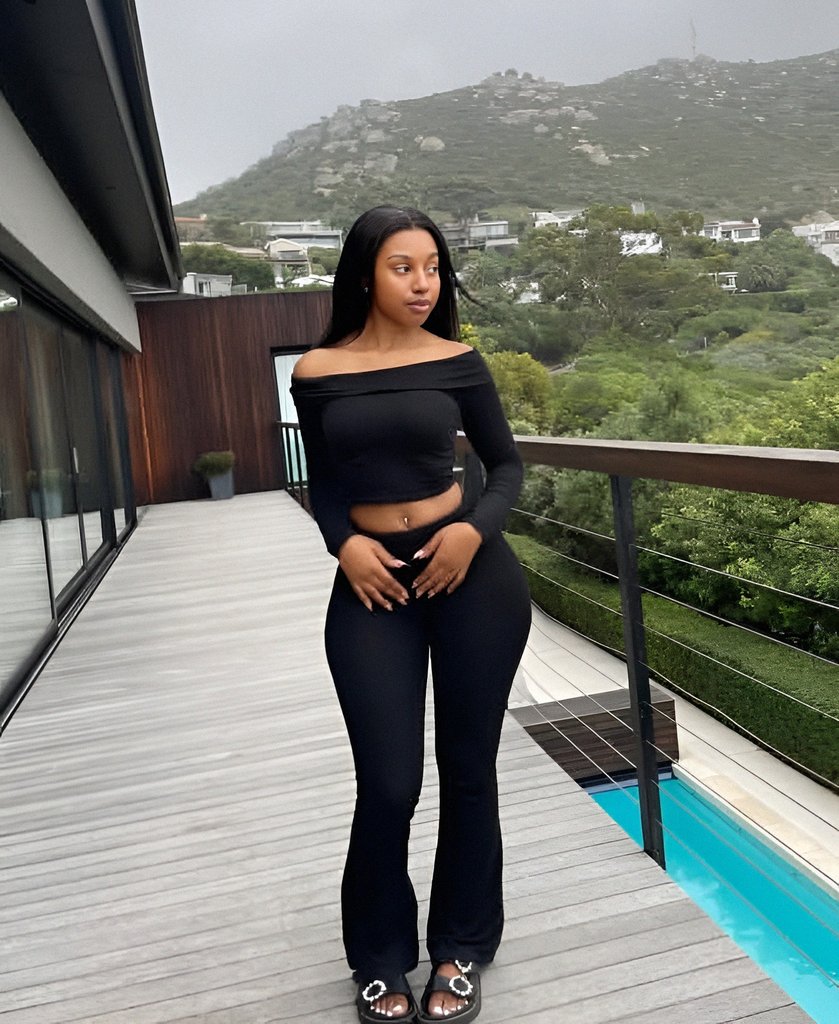 Enhle Ndaba🩷🇿🇦