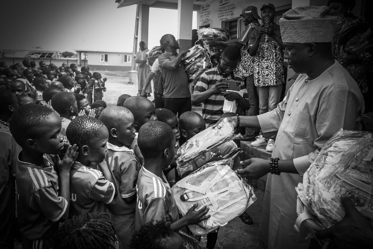 I noticed that many pupils in our public primary schools go to school with worn-out school bags or none at all, making learning harder and affecting their confidence.

In response, we began the distribution of new school bags, which I personally presented to the pupils. I