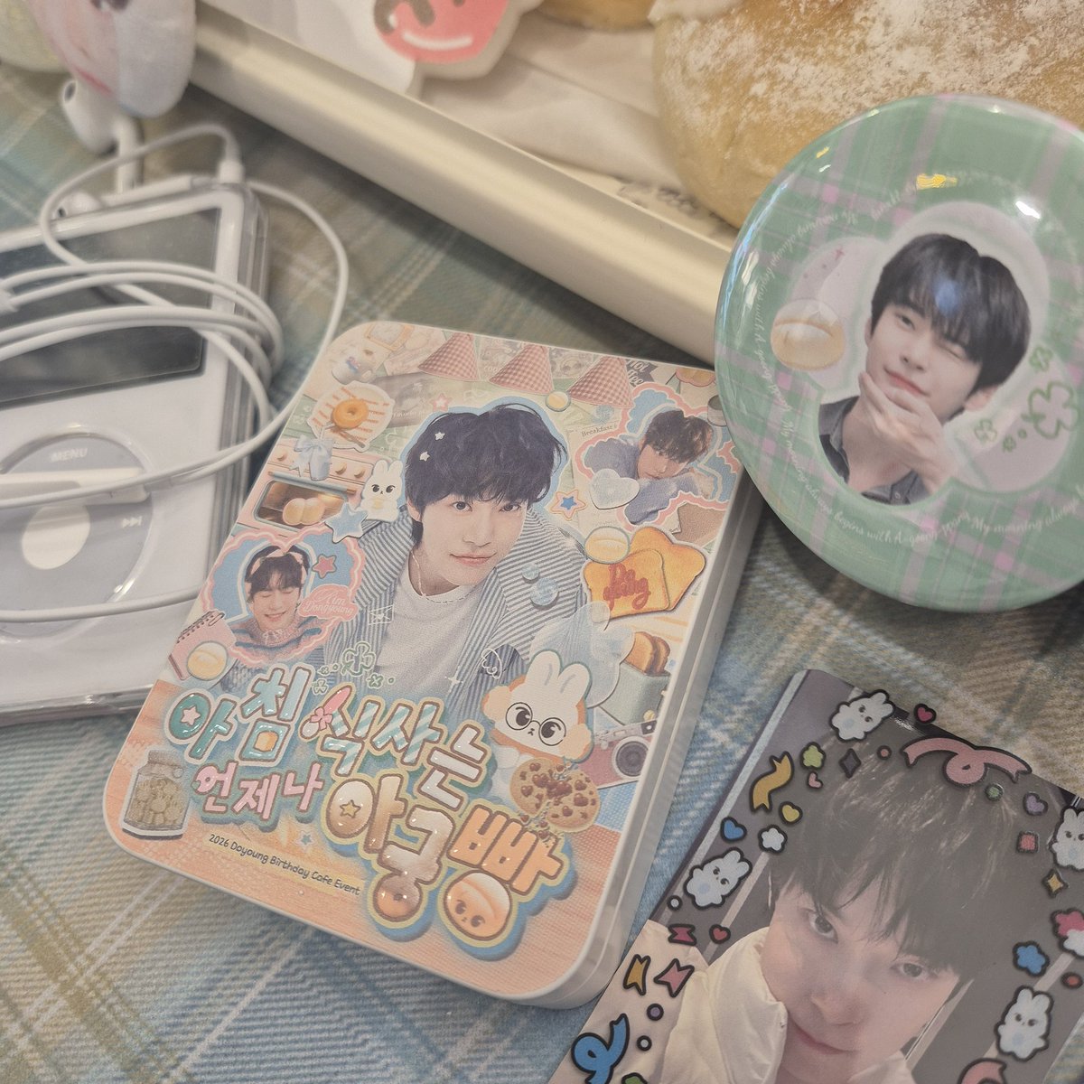 ♡

선착특전인 틴케이스 실제 사진입니다!

-