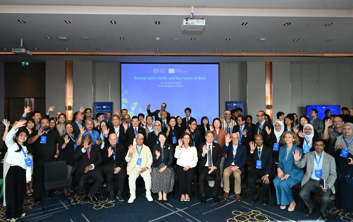 ILOAsiaPacific's tweet photo. How do we support longer working lives, address labour shortages through migration and create real opportunities for young people in APAC?
Leaders from 8 countries are collaborating on solutions to these shared challenges at the #FutureOfWorkAPAC Forum.
πhttps://t.co/7a7SopNdYu https://t.co/VFJnvnTGSP