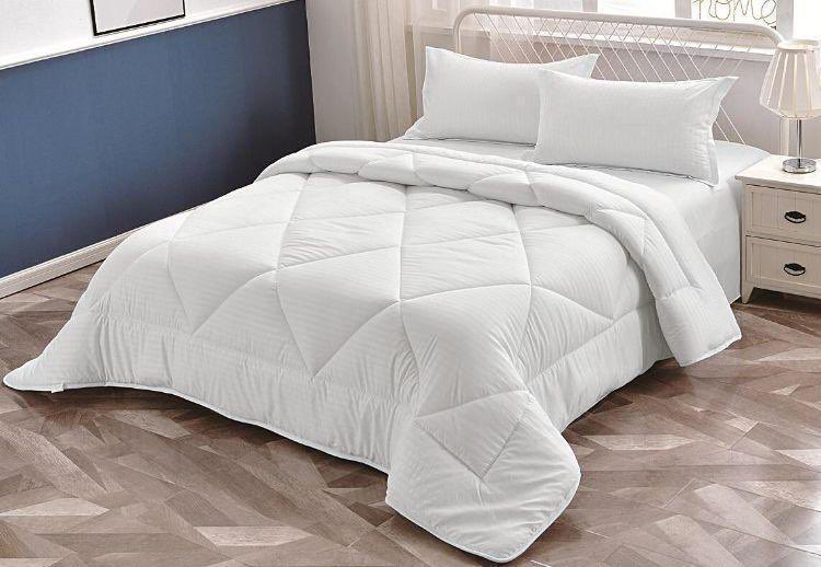 PillowsAndDuvet's tweet photo. Plain white cotton duvet available at ksh 3500
Comes with 2 pillow cases and 1 bedsheet 
Pair of pillows is ksh 1300
Whatsapp 0119382489 https://t.co/d0c3FPgMkk