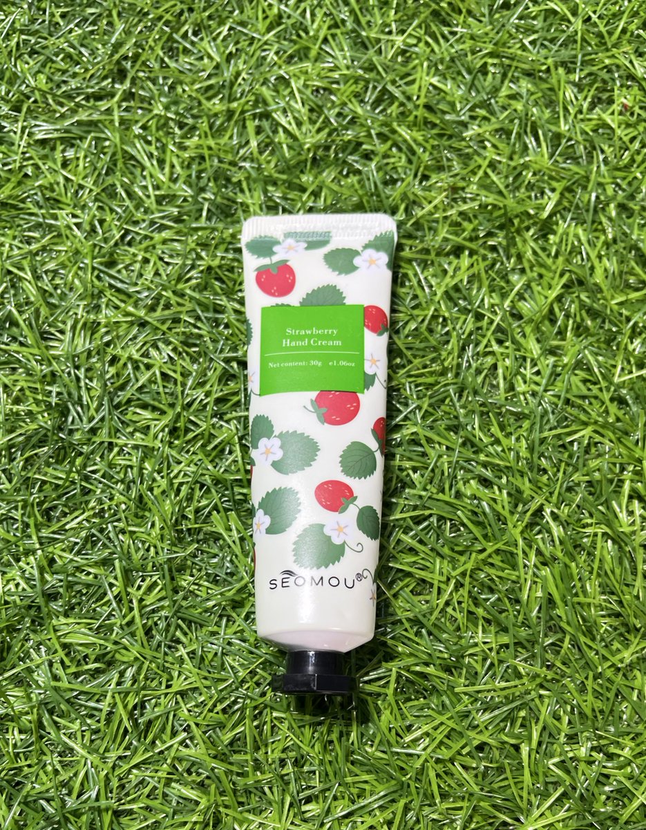sisiolojuede1's tweet image. Hand cream 

Price : N1200
#glowandgobysisiolojuede #handcream