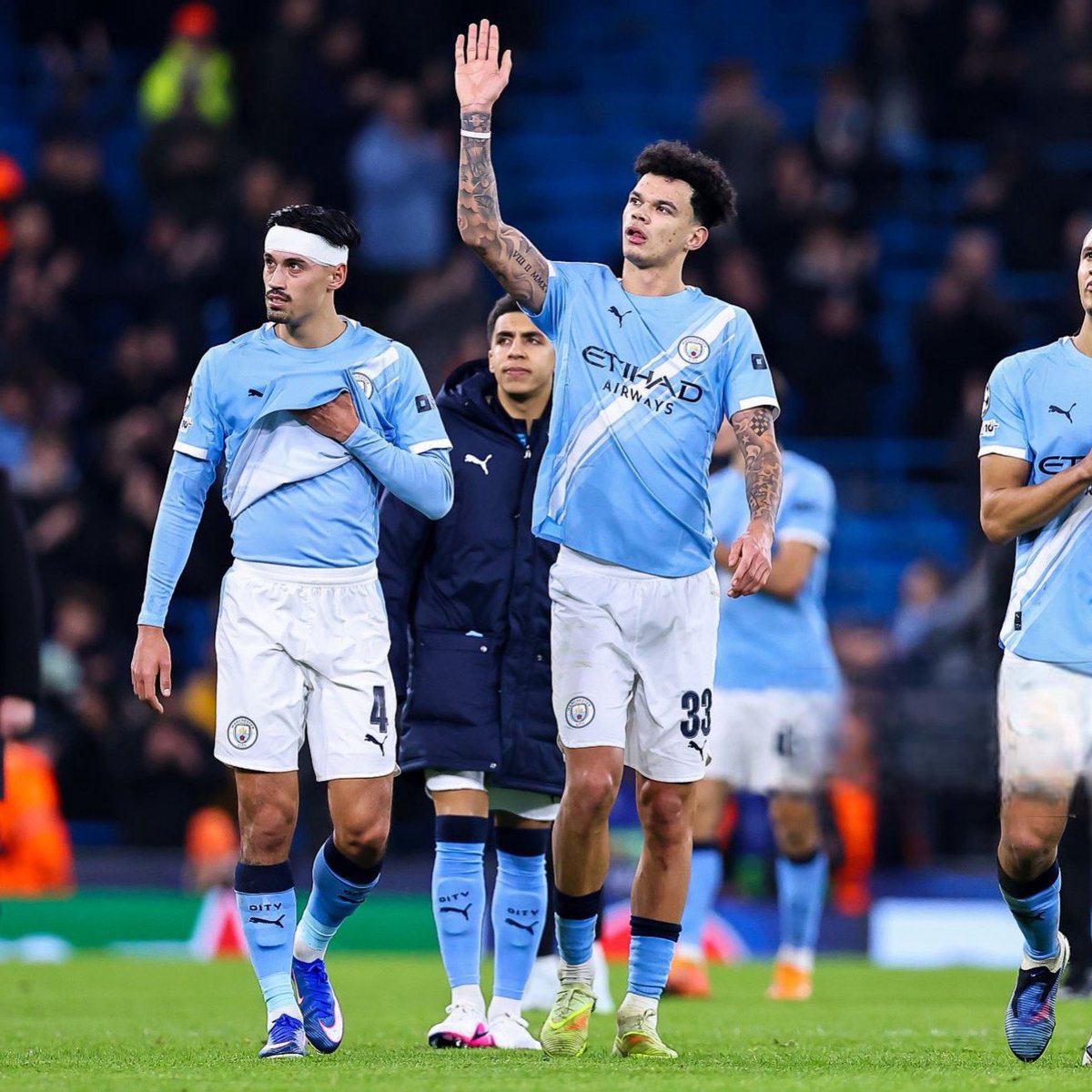 mcfc_lads's tweet image. What are your thoughts on Nico O’Reilly playing in the DM position? 🤔