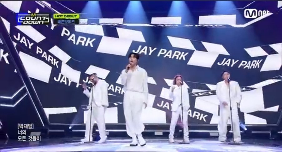 sarahHKY's tweet image. 롱샷                      VS        쌔끈보이즈