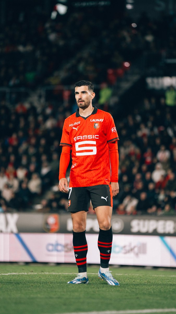 ActuSRFC_'s tweet photo. 1 dream.

(📸 @staderennais) https://t.co/1MMHikGRYB