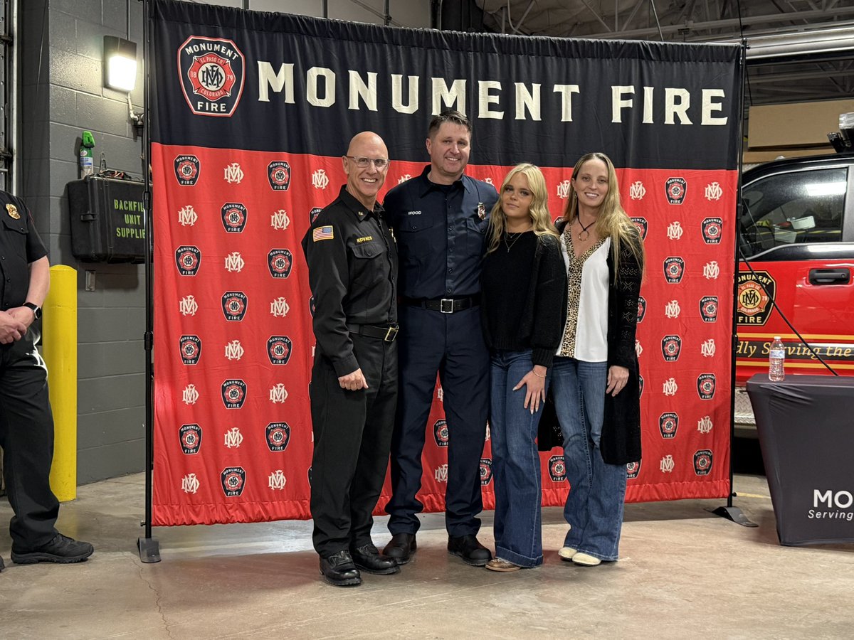 MonumentFire tweet media