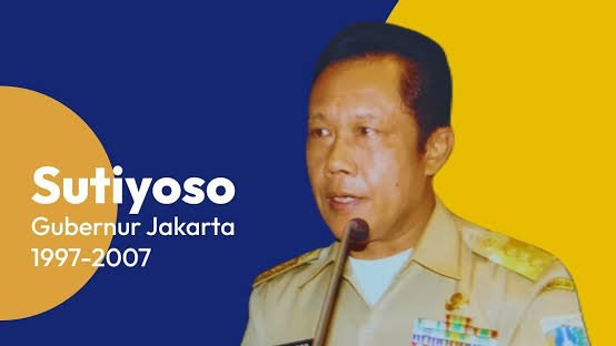 zhil_arf's tweet photo. Petrus gagal memberantas preman. Preman malah dilembagakan.

Mau tau siapa yang betulan berhasil membasmi preman?

Pemda Jakarta.

Preman dibasmi dari transportasi publik.

Apakah pembasmiannya brutal dengan pembantaian genosida? Ternyata tidak.

Senyap. Tiba-tiba hilang.

Keberhasilan di sektor transportasi publik ini, tentu saja, sangat berkebalikan dengan kegagalan besar Pemda Jakarta di sektor tata perumahan. 

1. Pemda Jakarta berusaha membuat transum modern yang inklusif. Preman di sana berhasil dibasmi. 

2. Pemda Jakarta berusaha membuat sistem perumahan yang segregatif. Warga kampung yang digusur memihak preman. Preman merajalela. 

1 dan 2 bukan kebetulan. Inklusif --> tidak ada preman, segregasi --> preman membludak.