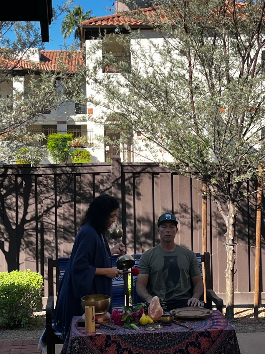 ahrangels tweet media