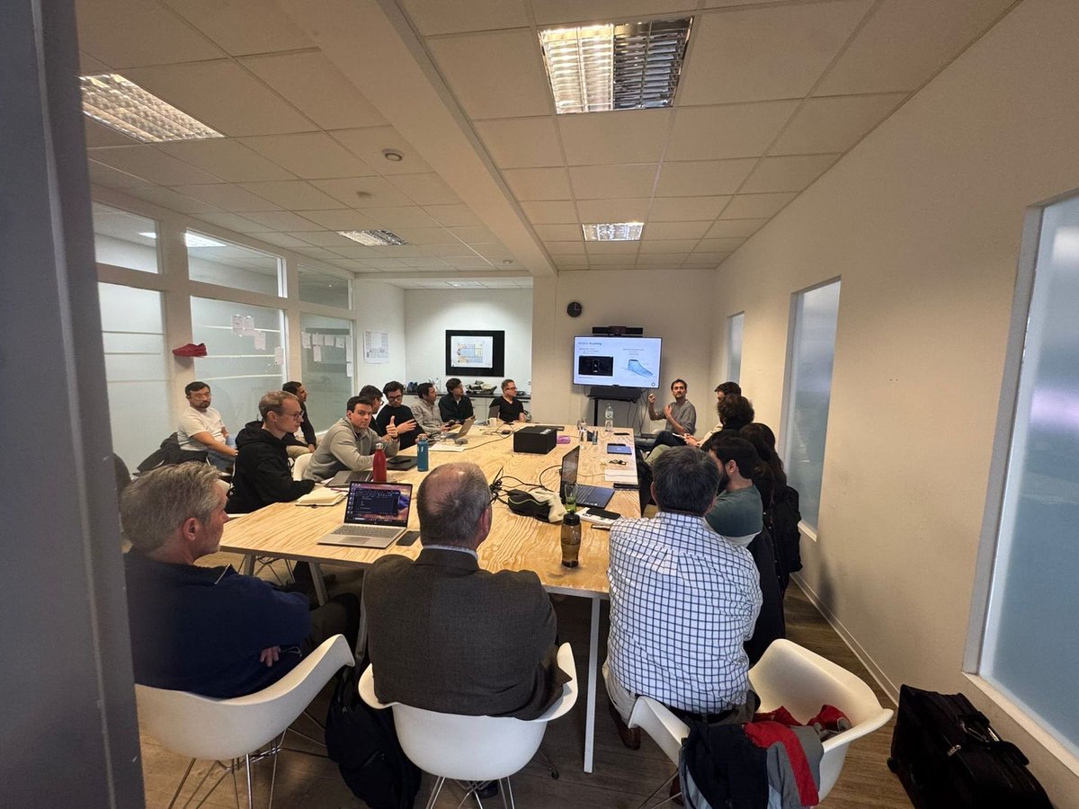 Cornelius Schmitt tweet media