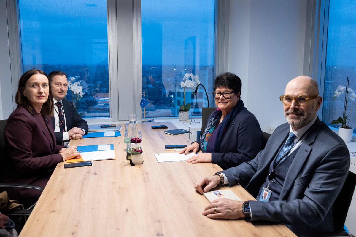 M_Hanzevacki's tweet photo. It was great to meet with EP Vice President for Communication @Sabineverheyen this week as a starting point for future cooperation.

We discussed youth empowerment, the LUX Audience Award and engagement with EU citizens on a local level. https://t.co/P9HcNfpdzW