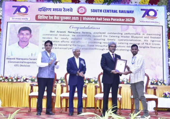 Big cheers for Shri Narayana Swamy, SCI/Sr DCM/Office. Awarded Vishista Rail Seva Puraskar by GM/SC. Commercial team glows with pride! Exemplary rail service.
<a href="/drmgtl/">DRM Guntakal</a> 
<a href="/SCRailwayIndia/">South Central Railway</a>