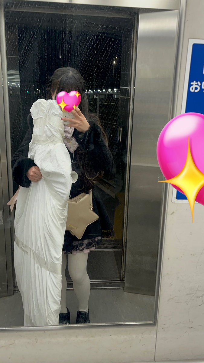 nnu_N88's tweet image. フラスタの等身パネルを持ち帰らせてもらっている私なんですが、死体処理すぎるので見てもらっていいですか