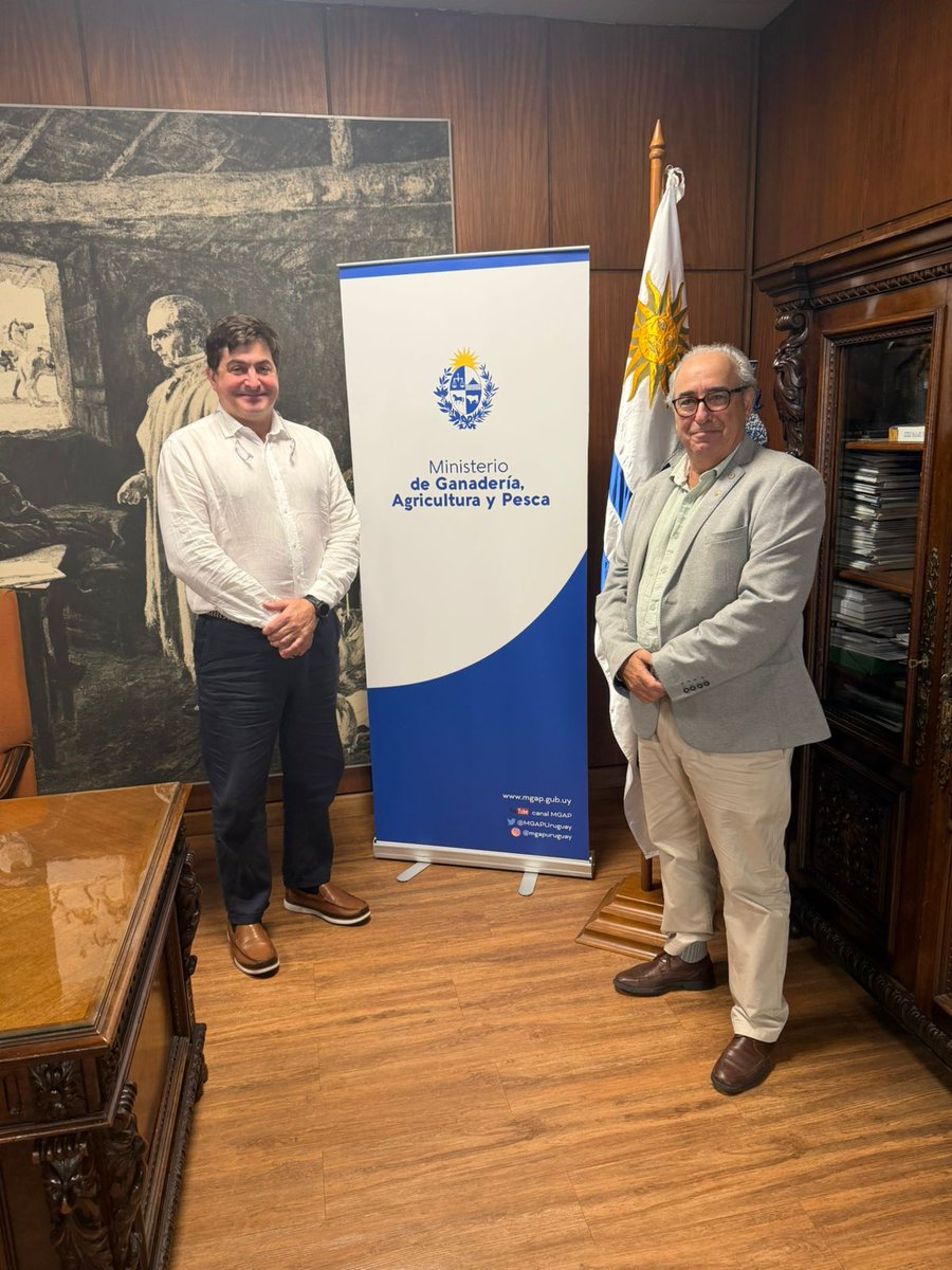 rgabrieldelgado's tweet image. Participei de uma reunião com o ministro uruguaio da pecuária, agricultura e pesca, Alfredo Fratti, no âmbito do Conselho Agropecuário do Sul (CAS), para alinhar temas estratégicos que estarão na pauta da próxima reunião do Conselho, marcada para 3 de março, em Brasília.

#CAS