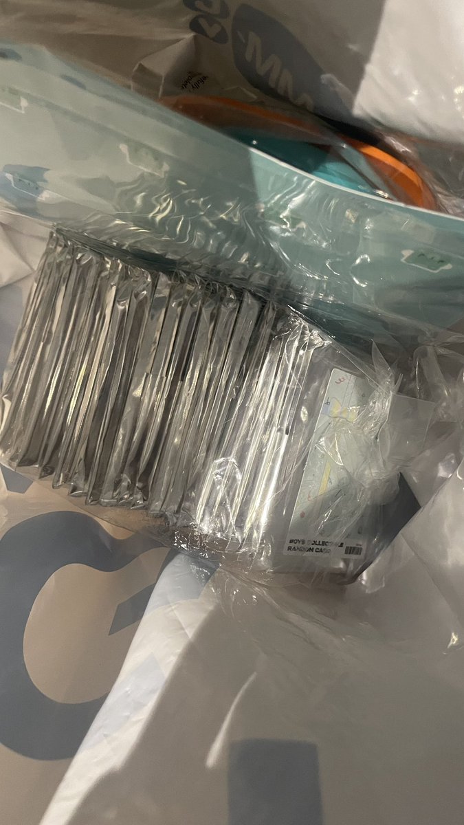 offattp's tweet image. ในฐานะแฟนคลับต่างประเทศ บางครั้งคนขายก็ยกเลิกกับฉันเพราะความต้องการสินค้ามีสูง คนคนนี้พยายามอย่างเต็มที่ที่จะส่งมอบผลิตภัณฑ์ให้ฉันแม้ว่าเธอจะไม่สะดวกใจก็ตาม ฉันซาบซึ้งกับการทำงานหนักและความช่วยเหลือของคุณ ฉันตั้งตารอที่จะทำธุรกิจกับคุณอีกครั้ง

 #mj123รีวิว