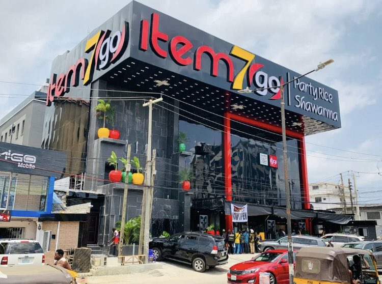 GuyMr10's tweet image. Item7 don get duplicate for Enugu? 😂🙆‍♂️