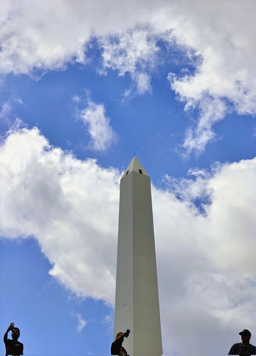 Selfie 🤳🏽

Obelisco de Buenos Aires, jueves