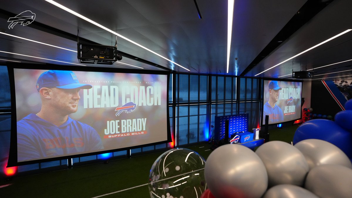 Stage is set for Head Coach Brady press conference.
Tune in at 12 pm.