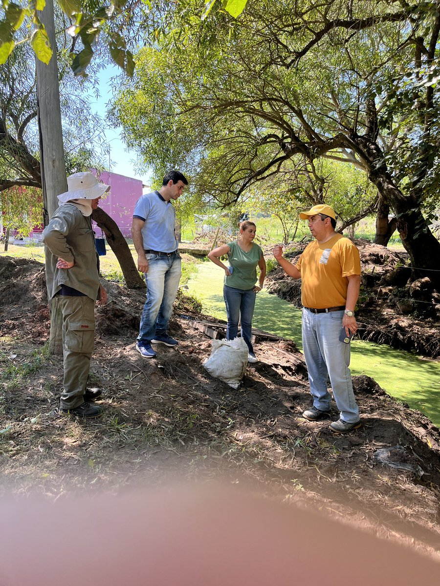 Durante la jornada de ayer y el día de hoy se realizaron los relevamientos correspondientes con el objetivo de determinar el estado actual de los desagües en la localidad de Santa Ana, provincia de Corrientes.
Las tareas se llevaron a cabo junto a la Intendenta Silvana Almirón.