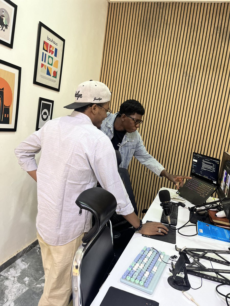 Just touch down Kano and went straight to see my friend who heads one of the biggest Design Agency in Kano State. 

I knew Muhammad Naseer of TMN Studios on Instagram first then we met at Landmark in Lagos Island last year during an event.

Here we are again right in his Agency