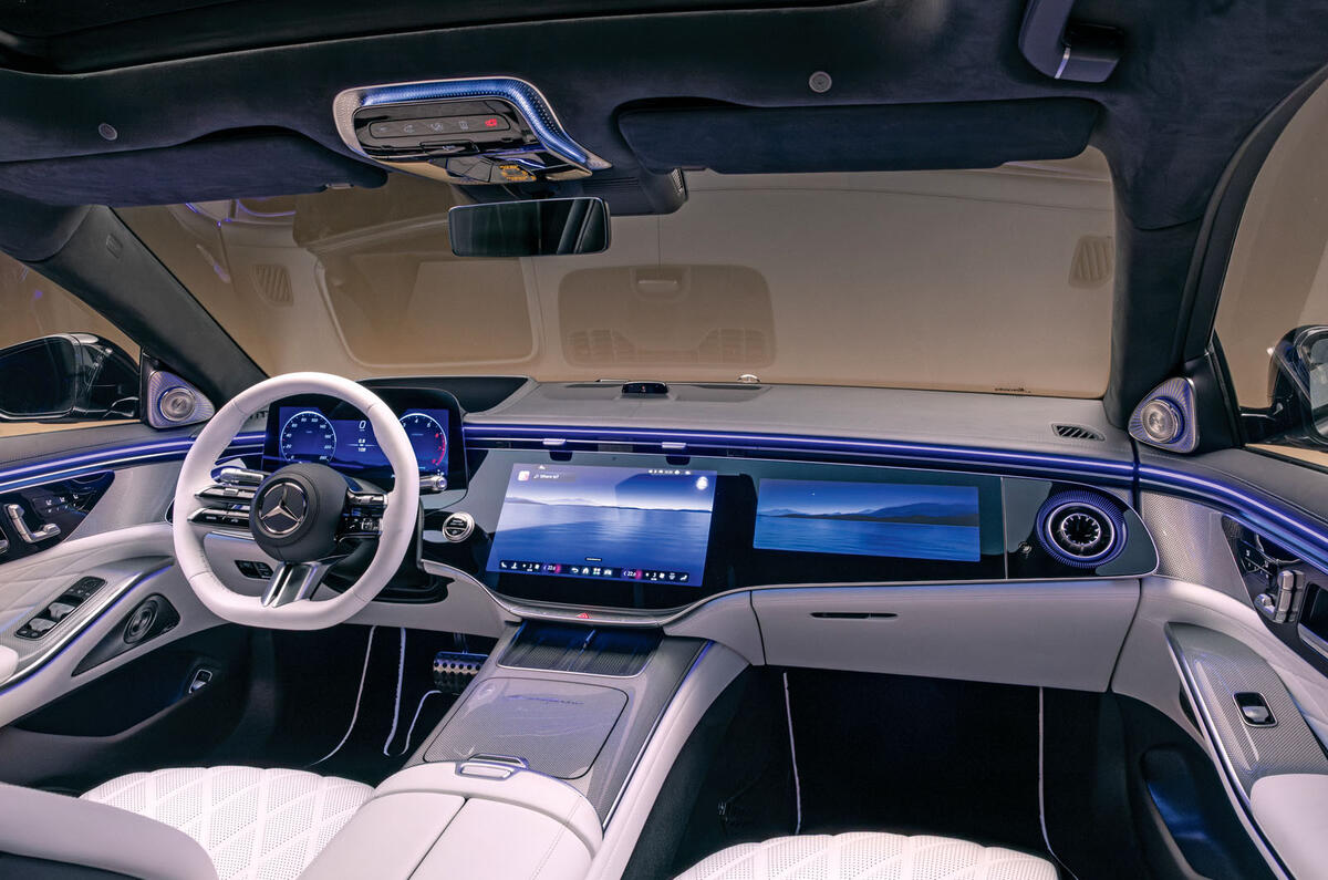 autocar's tweet image. Meet the NEW Mercedes S-Class! Featuring a fresh new look, new tech and a 530bhp V8 🔥 buff.ly/S7pQP7P