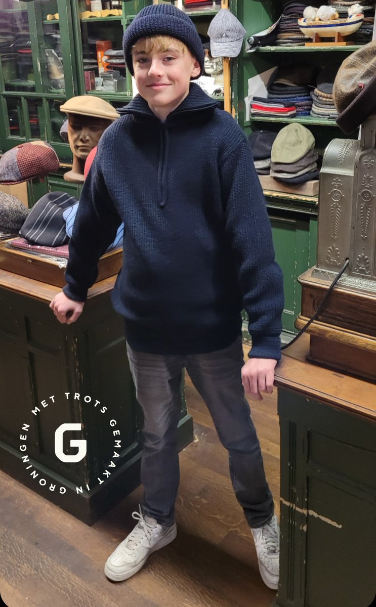schipperstrui's tweet photo. #SCHIPPERSTRUI Originele "GRONINGER" #Schipperstruien 100% zuiver scheerwollen trui, mooi gebreid,  een klassieker die heel lang mee gaat. #Groningen #handmade #troyer #wol #knitting #sweater #half_zip_sweater #groninger https://t.co/8lQTPUM2ou https://t.co/qGYZVqbeoz https://t.co/pHnF6V2Fl0