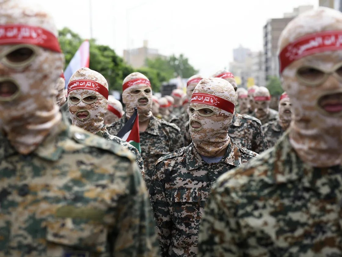 ArminLaschet's tweet photo. +++Eil+++ Die iranischen Revolutionsgarden sind weltweit eine der gefährlichsten Terrorgruppen, die die Freiheitsbewegung im Iran brutal niedergeschlagen haben. Endlich haben die Außenminister soeben einstimmig beschlossen, sie auf die Terrorliste der EU zu setzen, das heißt alle Vermögenswerte einfrieren, finanzielle Netzwerke trockenlegen, Einreiseverbote. Die Einstimmigkeit bei der Terror-Listung ist dem großen Einsatz von Außenminister @JoWadephul in Brüssel zu danken. Ein klares Signal gegen das Unrechtsregime & für die mutige Friedensbewegung im 🇮🇷. Ein freier Iran ist der Schlüssel für Stabilität in der Region. #IRGC #Iran #FrauLebenFreiheit