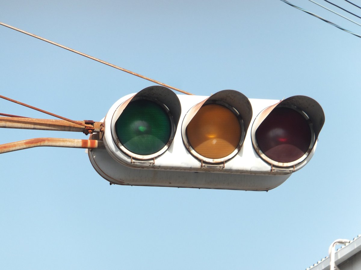 大阪府東大阪市にある、京三製宇宙人の300mmレンズ両面設置タイプ