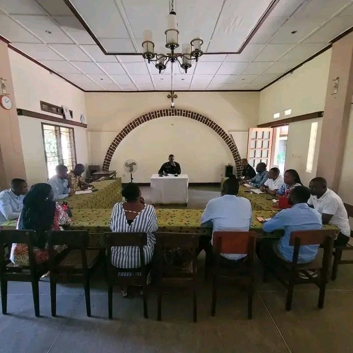 📛🇨🇩Kananga : L’Ambassadeur <a href="/mbuyiclaude12/">Ambassadeur Claude MBUYI</a> préside une réunion stratégique avec le Bureau du CPJ Kasaï Central.

Le Président du Conseil National de la Jeunesse, l’Ambassadeur <a href="/mbuyiclaude12/">Ambassadeur Claude MBUYI</a>, a présidé ce jeudi 29 janvier 2026, à Kananga, une réunion de travail avec le Bureau du