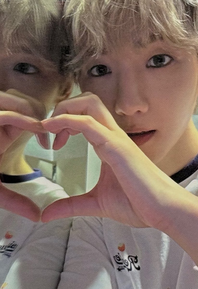 Happy 14 Years with Baekhyun🩷
私たちの光になってくれてありがとう✨
これからも一緒にたくさん楽しい事しようね‼️
ベクちゃん大好きよ~~~💕

#큥_데뷔14주년_축하해
#14YearsWithBaekhyun
<a href="/B_hundred_Hyun/">Baekhyun_EXO</a>